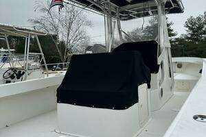 2004 Ocean Master 31 Center Console thumbnail 4