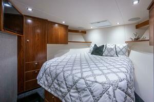 Viking 68 KEMOSABE - Forward Stateroom Berth