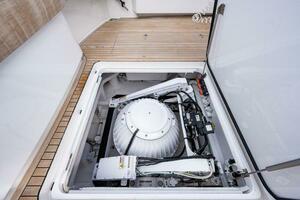 Viking 68 KEMOSABE - Cockpit Seakeeper SK26