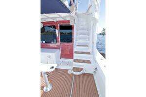 1998 Luhrs 36 Convertible thumbnail 23