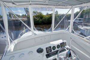 1998 Luhrs 36 Convertible thumbnail 29