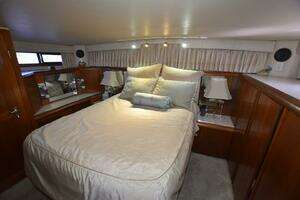 1990 Californian 45 Motoryacht thumbnail 16