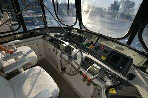 1990 Californian 45 Motoryacht thumbnail 38