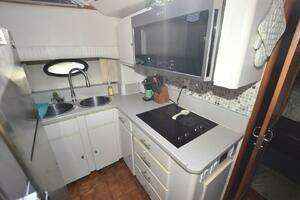 1990 Californian 45 Motoryacht thumbnail 9