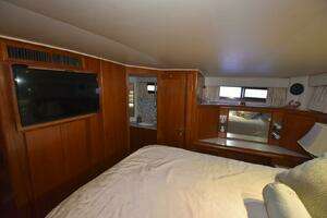 1990 Californian 45 Motoryacht thumbnail 18