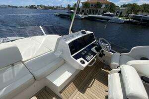 2017 Sunseeker 52 Manhattan thumbnail 7