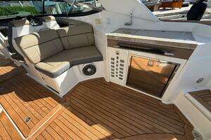 2016 Sea Ray 350 SLX thumbnail 8