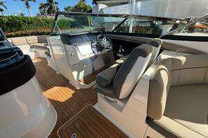 2016 Sea Ray 350 SLX thumbnail 13