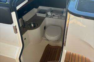 2016 Sea Ray 350 SLX thumbnail 21
