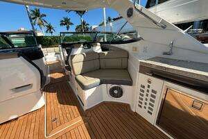 2016 Sea Ray 350 SLX thumbnail 10