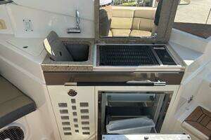 2016 Sea Ray 350 SLX thumbnail 9