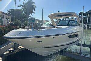2016 Sea Ray 350 SLX thumbnail 1