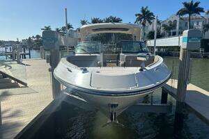 2016 Sea Ray 350 SLX thumbnail 3