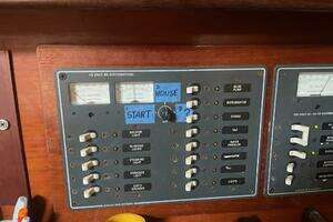1984 Beneteau First 38.5 thumbnail 12