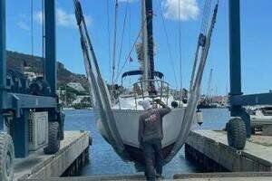 1984 Beneteau First 38.5 thumbnail 3