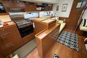 2014 Beneteau Oceanis 55 thumbnail 10