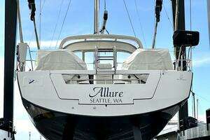 2014 Beneteau Oceanis 55 thumbnail 38