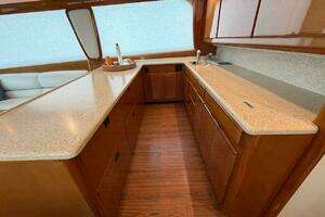 1999 Viking 58 Convertible thumbnail 13