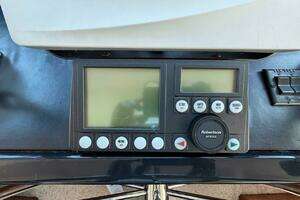1999 Viking 58 Convertible thumbnail 36