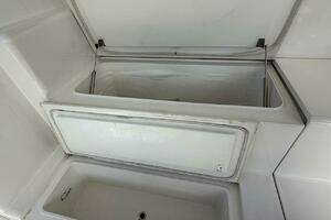 1999 Viking 58 Convertible thumbnail 8