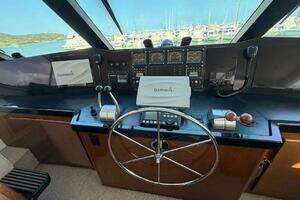 1999 Viking 58 Convertible thumbnail 31