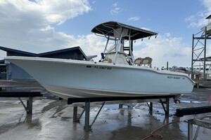 2019 Key West 239 CC Fwd Seating thumbnail 1