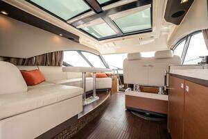 2015 Sea Ray 510 Sundancer thumbnail 14