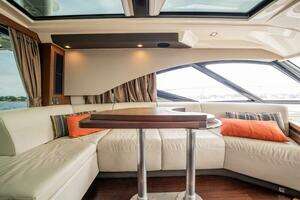 2015 Sea Ray 510 Sundancer thumbnail 10