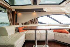 2015 Sea Ray 510 Sundancer thumbnail 9