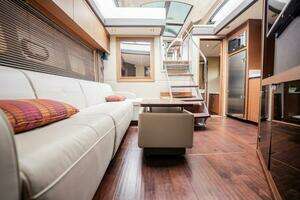 2015 Sea Ray 510 Sundancer thumbnail 28