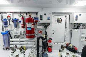 2022 Viking 68 Enclosed Bridge thumbnail 71