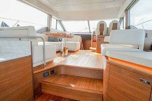 2022 Princess F55 thumbnail 28