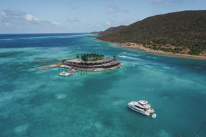 54FT (16.46M) AQUILA Worth Avenue Yachts