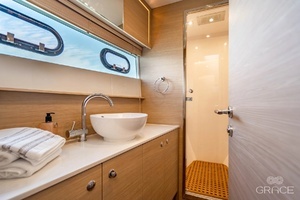 2022 Aquila 54 Yacht thumbnail 35