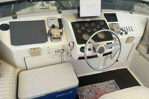 1993 Ocean Yachts 44 Motoryacht thumbnail 30