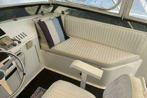 1993 Ocean Yachts 44 Motoryacht thumbnail 31