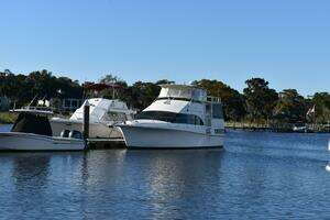 1993 Ocean Yachts 44 Motoryacht thumbnail 2