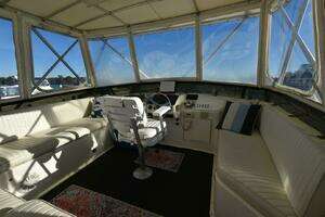 1993 Ocean Yachts 44 Motoryacht thumbnail 7