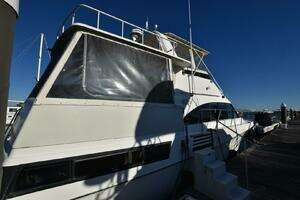 1993 Ocean Yachts 44 Motoryacht thumbnail 5