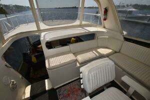 1993 Ocean Yachts 44 Motoryacht thumbnail 24