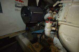 1993 Ocean Yachts 44 Motoryacht thumbnail 28