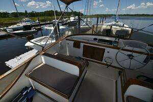 1985 Albin 43 Double Cabin thumbnail 9