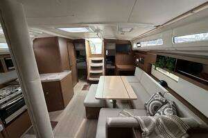 2022 Beneteau Oceanis 40.1 thumbnail 3