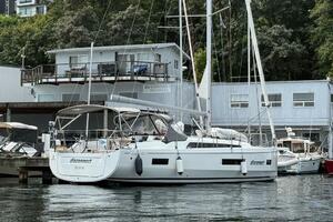 Disconnect 40ft Beneteau Yacht For Sale