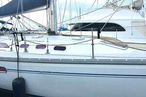 2007 Catalina 400 MK II thumbnail 7