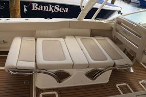 32ft Boston Whaler Yacht For Sale