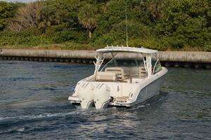 32ft Boston Whaler Yacht For Sale