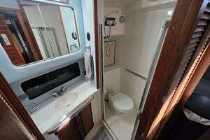 1988 Sea Ray 415 thumbnail 25