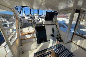 1988 Sea Ray 415 thumbnail 13