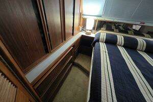 1988 Sea Ray 415 thumbnail 40